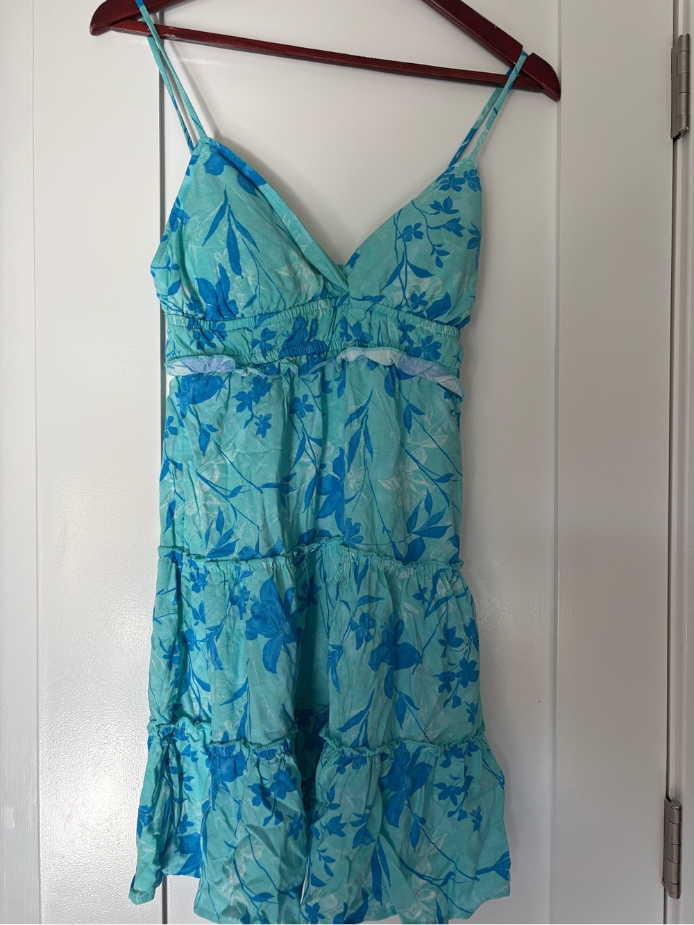 Aqua Floral Spaghetti Strap Sundress,NWT, Padded bra in dress, 19ptp, 27 L